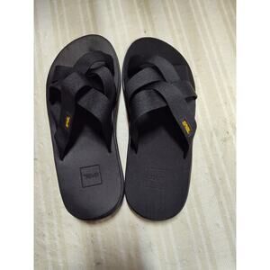Teva Men Vaya Side Sandals size 8